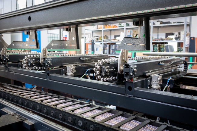 Automatic tube bundle loader